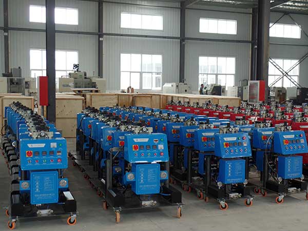 公司簡介(圖4) 系列聚脲噴涂機(jī)倉庫實拍