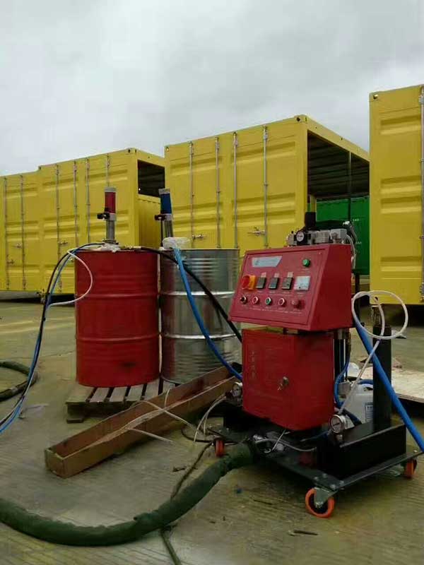 III(E)聚氨酯噴涂機(jī)(圖3) 聚氨酯保溫噴涂機(jī)