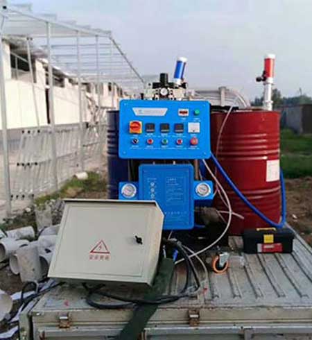 河南聚氨酯噴涂機(jī)養(yǎng)殖業(yè)保溫板發(fā)泡案例