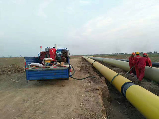 保溫管合口機(jī) 聚氨酯保溫發(fā)泡機(jī)Q2600 380V 50HZ 適合現(xiàn)場(chǎng)接頭施工(圖1) 保溫管合口機(jī) 現(xiàn)場(chǎng)接頭補(bǔ)口機(jī)Q2600