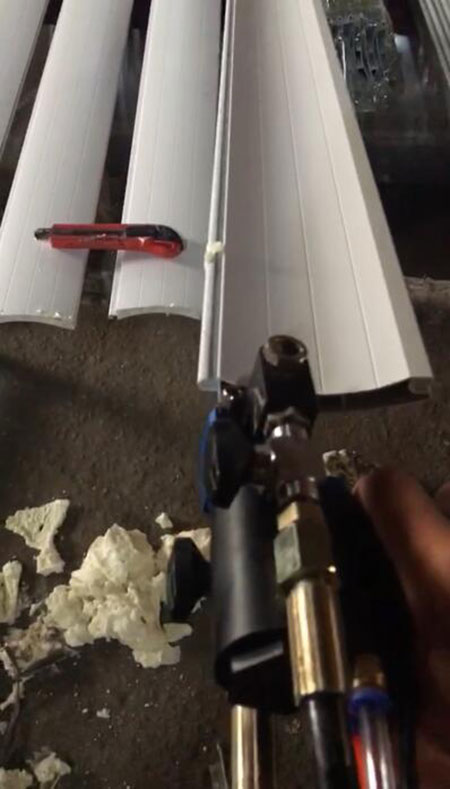 河北聚氨酯噴涂機(jī) Q2600D型 卷簾門填充澆注聚氨酯(圖3) 河北聚氨酯噴涂機(jī)Q2600D型卷簾門填充澆注