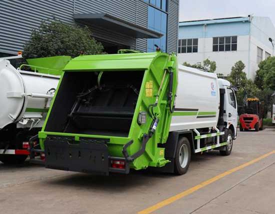 電廠垃圾車車廂耐磨防腐 雙組分聚脲噴涂機(jī)(圖1) 電廠垃圾車車廂耐磨防腐案例