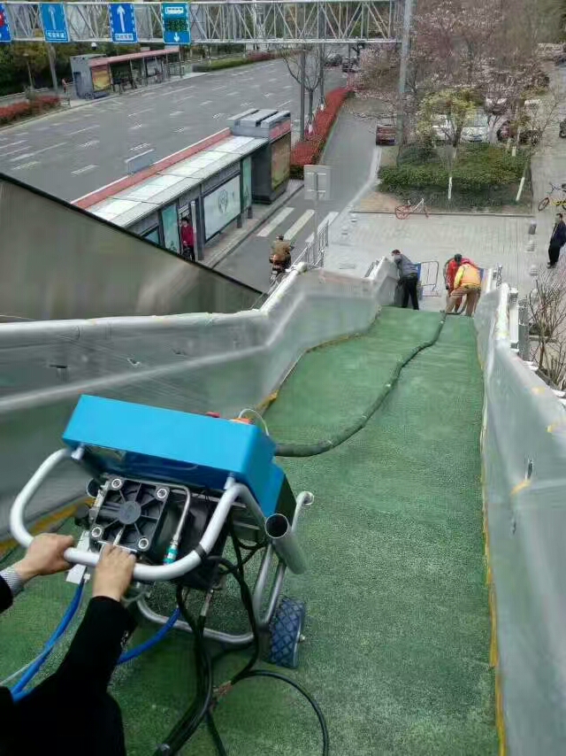 河北聚脲噴涂機(jī)(圖1) 河北聚脲噴涂機(jī)城市天橋聚脲施工案例