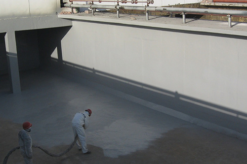 哪里有噴聚脲的施工隊(圖1) 工業(yè)水池聚脲防腐涂料施工案例