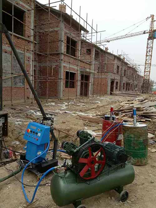 小型噴涂料機(jī)多少錢一臺(圖1) 外墻保溫聚氨酯噴涂機(jī)