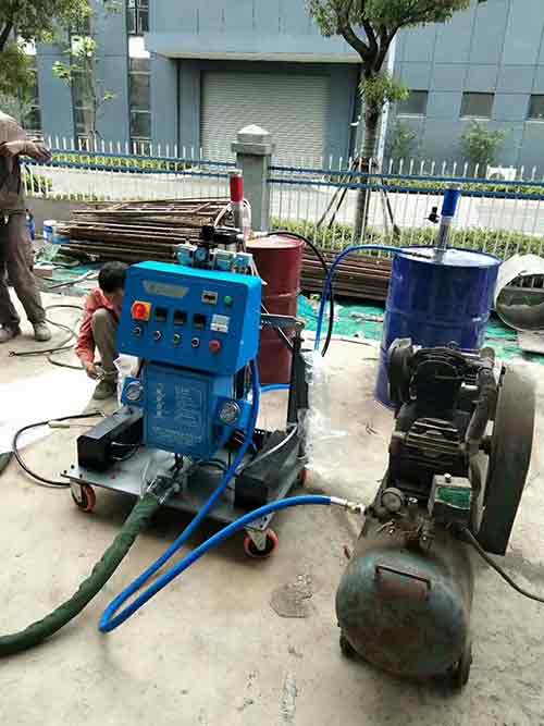 雙組份聚氨酯材料無縫對(duì)接噴涂機(jī)(圖1) Q2600雙組份聚氨酯材料無縫對(duì)接噴涂機(jī)