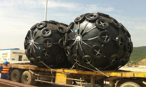 聚氨酯護(hù)舷填充設(shè)備(圖1) 聚氨酯護(hù)舷填充設(shè)備