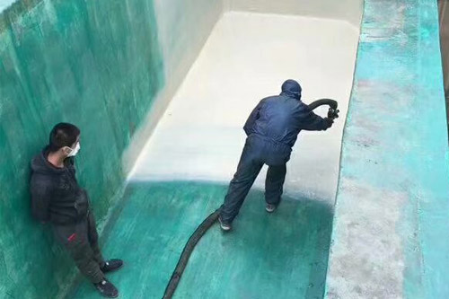 水池防水怎么做?水池做防水施工隊用噴涂機(圖3) 水池做防水施工