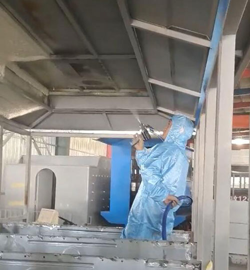 聚氨酯噴涂機(jī) 全車保溫噴涂聚氨酯泡沫(圖5) 全車保溫噴涂聚氨酯泡沫