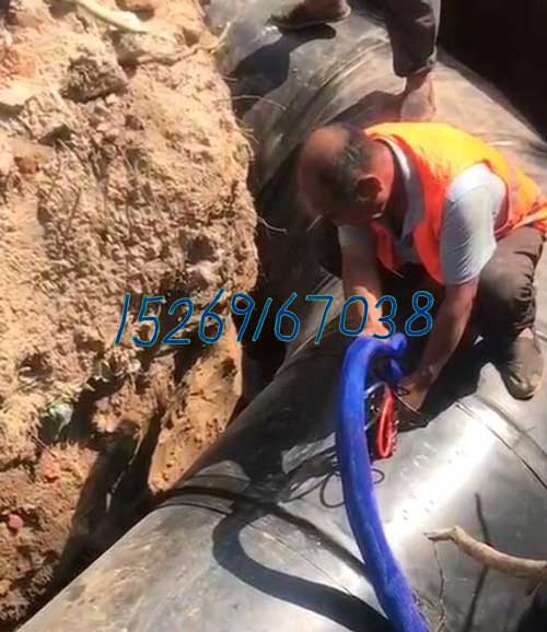 管道接頭澆筑高壓補(bǔ)口機(jī) 管道接頭補(bǔ)口填充聚氨酯(圖2) 管道接頭補(bǔ)口填充聚氨酯案例