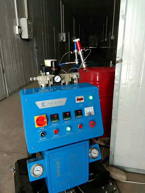 冷庫(kù)聚氨酯噴涂保溫(圖1) Q2600冷庫(kù)聚氨酯噴涂保溫高壓設(shè)備