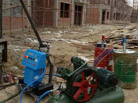 聚氨酯噴涂外墻保溫(圖3) Q2600聚氨酯噴涂機(jī)外墻保溫施工