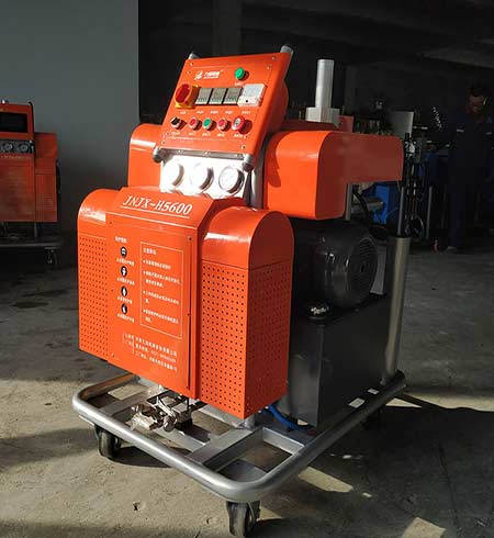 防腐涂料噴涂機(jī)器(圖2) H5600聚脲防腐涂料噴涂機(jī)器