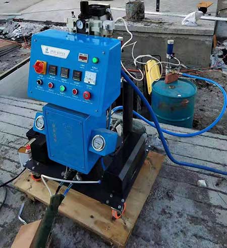 隔熱噴涂機(jī)