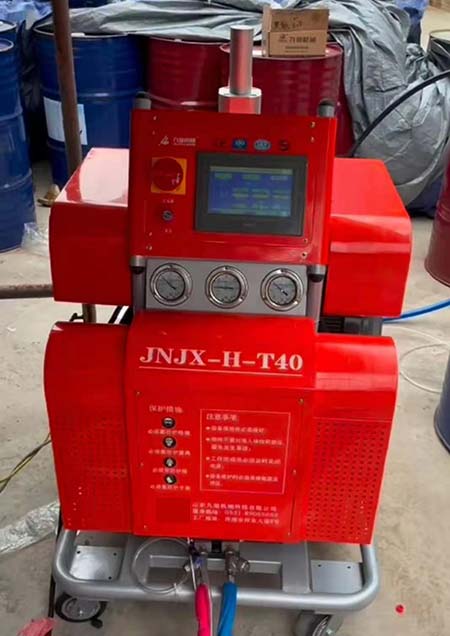 垃圾池滲濾液防滲聚脲施工(圖1) JNJX-H-T40聚脲施工噴涂機